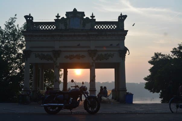 Street Vendors Awake